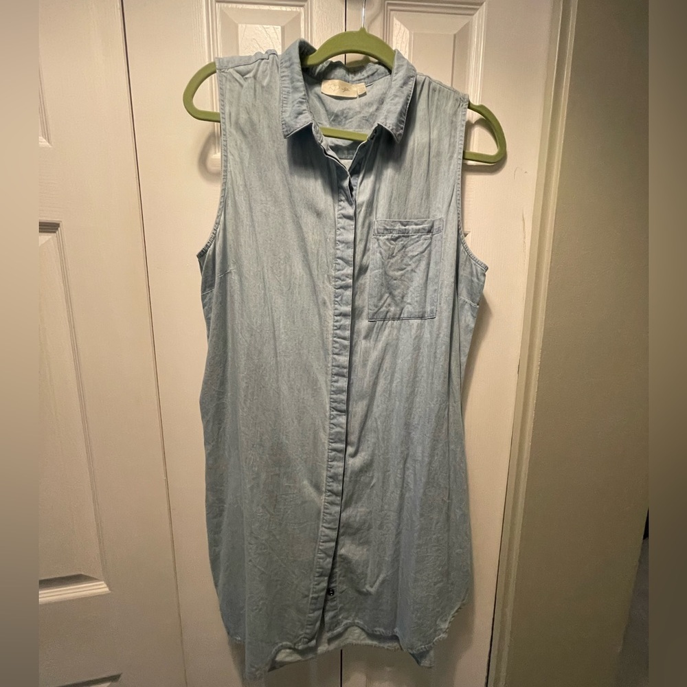BB Dakota button up midi denim dress with pockets. Size large